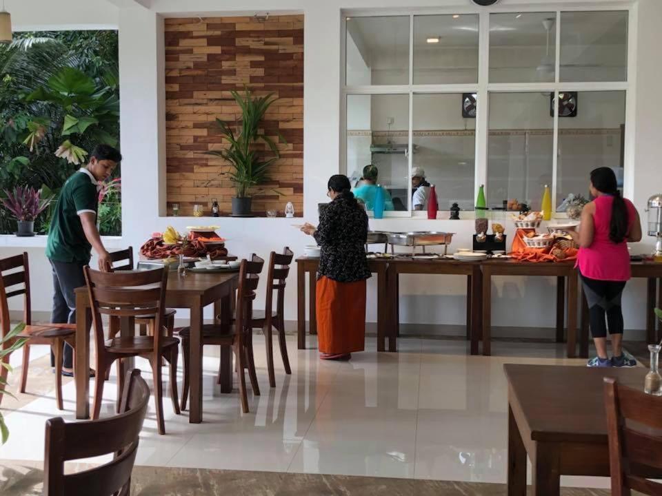 Kandy Rivers Edge Nature Resort Luaran gambar