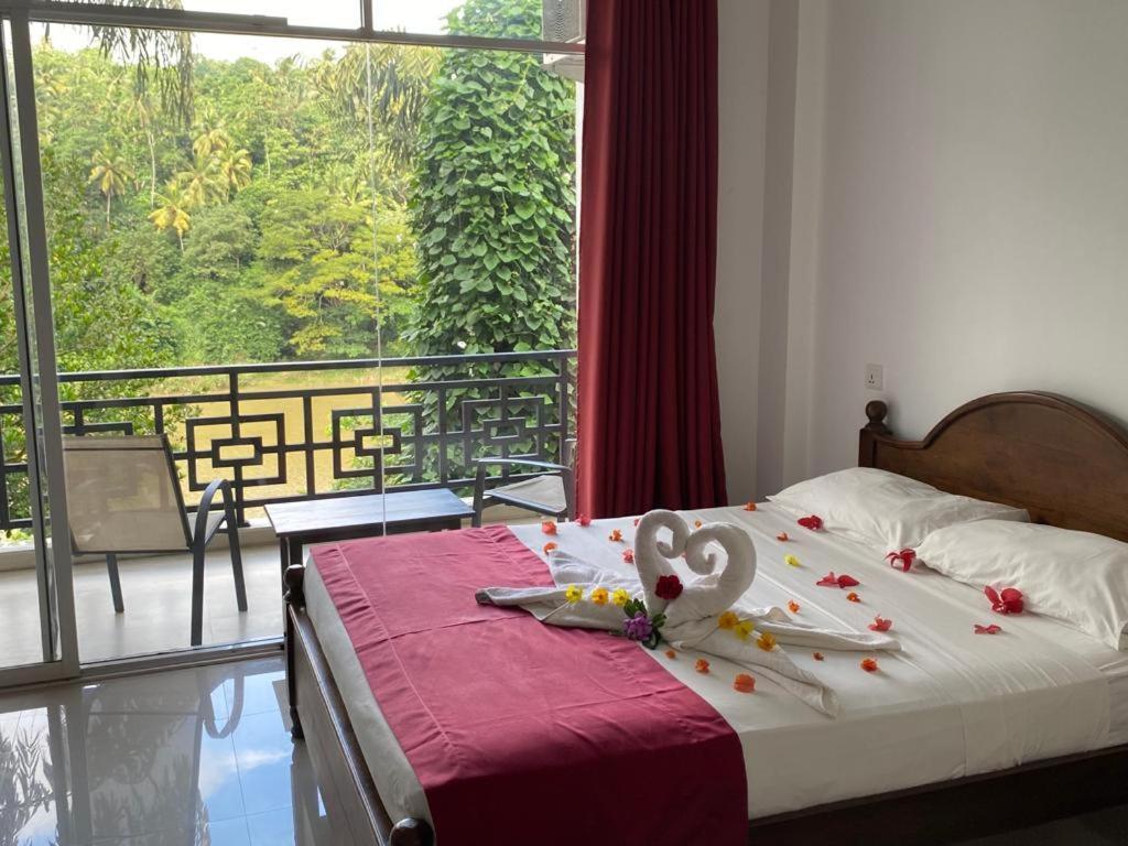 Kandy Rivers Edge Nature Resort Luaran gambar